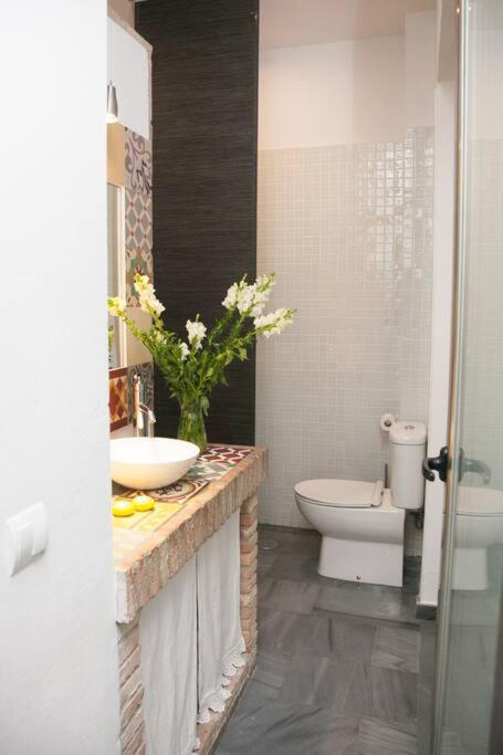 Beautiful Silent Apartment Private Parking Siviglia Esterno foto