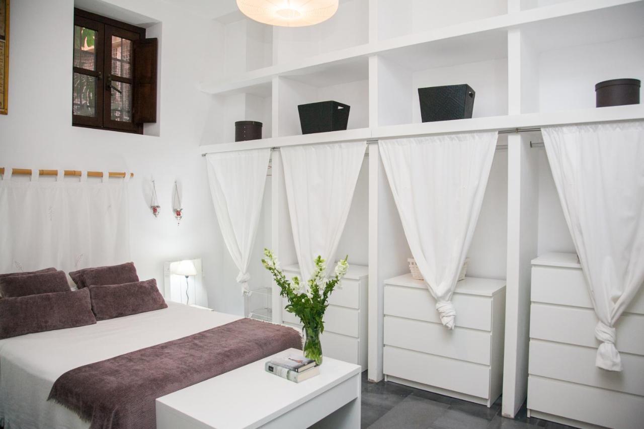Beautiful Silent Apartment Private Parking Siviglia Esterno foto